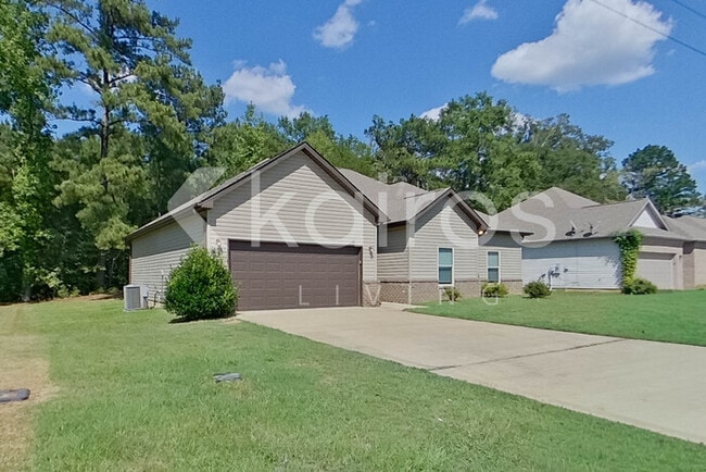 455 White Oak Cir
