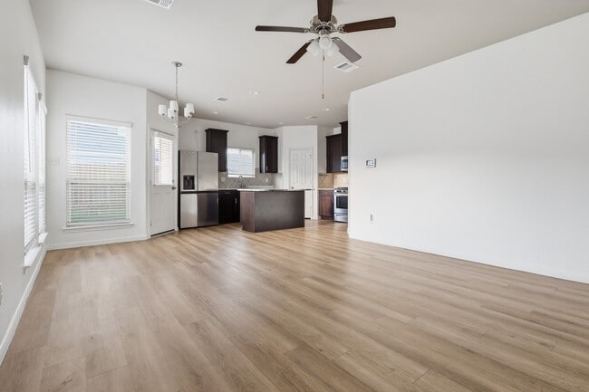 Photo - 6444 Wenlock Dr