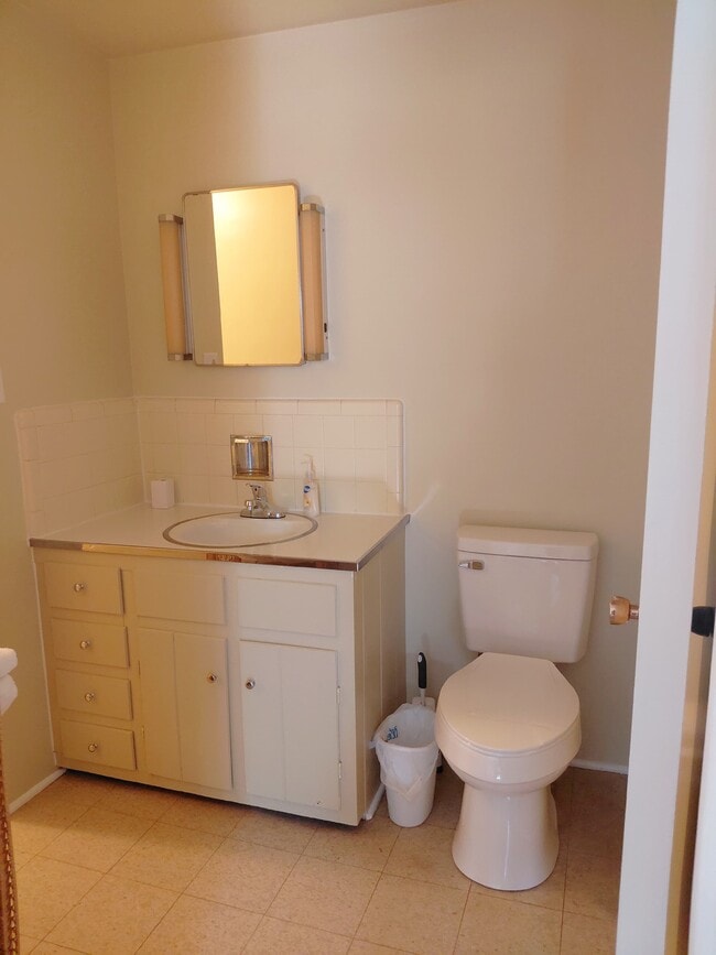 Photo - 3450 Doncaster Rd