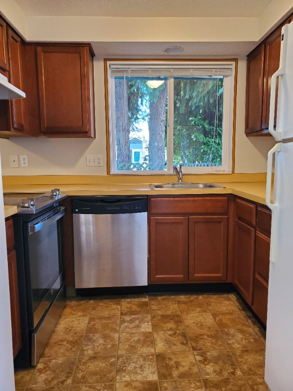 Photo - 2019 Simpson Ave