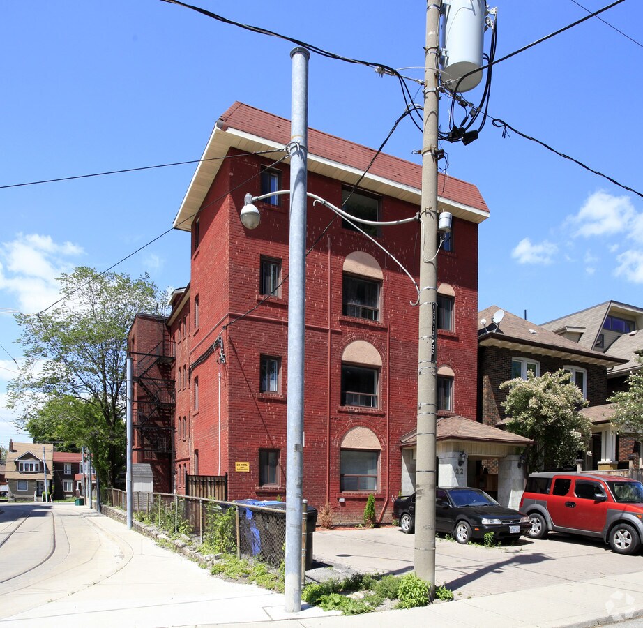 Primary Photo - Robina Suites