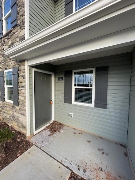 1022 Peony Ln