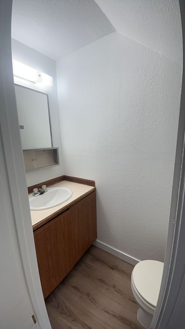 Photo - 2924/2926 Moore St Unidad 2926