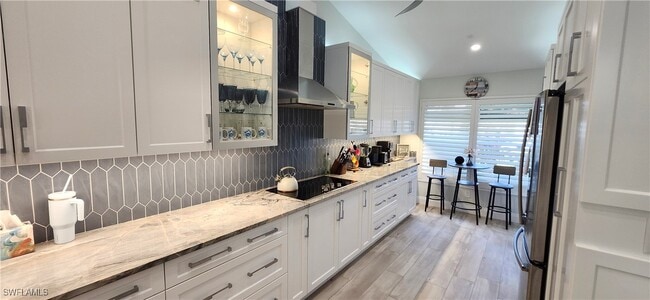 Photo - 421 Kings Way