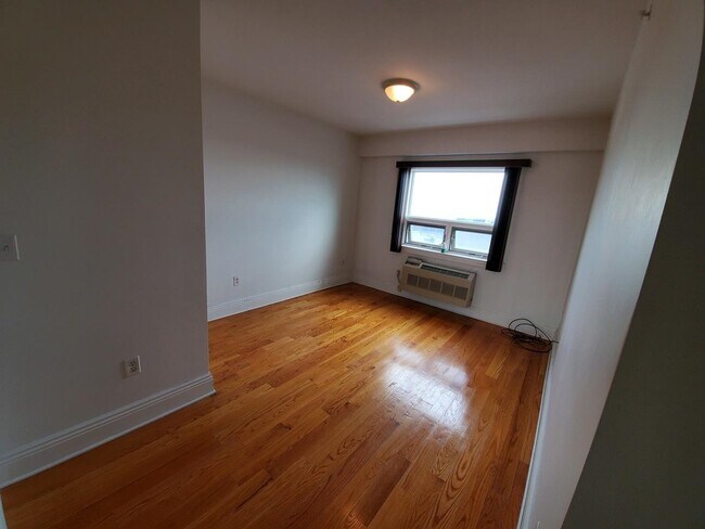 Photo - 809 22nd St Unit 703