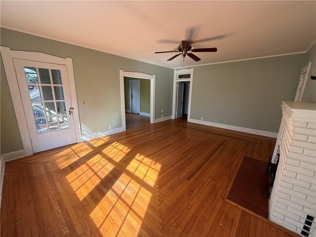 Photo - 1910 Myrtle Ave