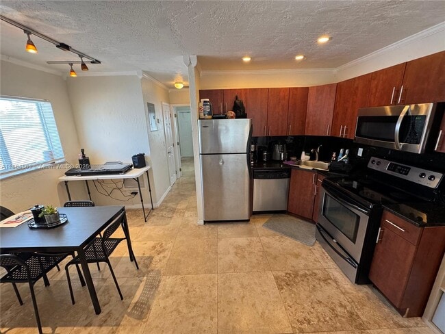 Photo - 1856 NE 46th St Unit F8