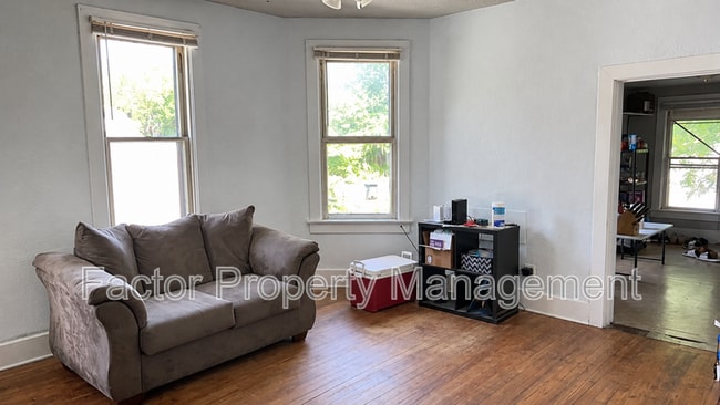 Photo - 815 N 4th St