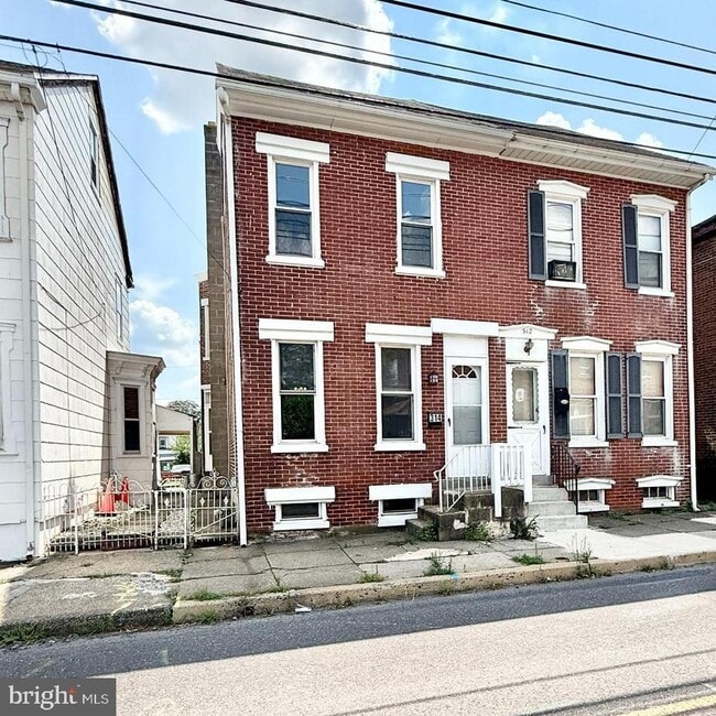 Building Photo - 314 Beech St Rental