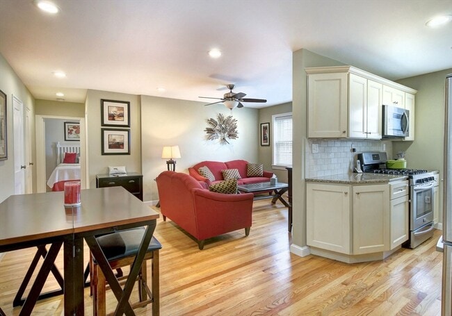 Building Photo - 33 Lennon Ct Unit 35