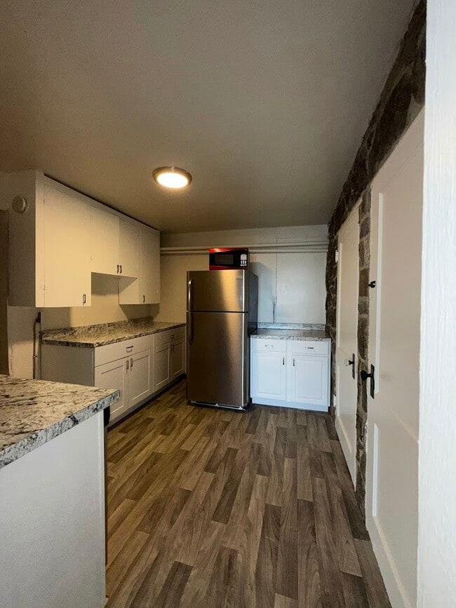 Photo - 1559 S Lininger Dr