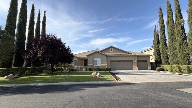 Building Photo - 14215 Raphael Ave