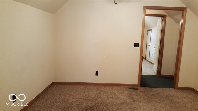 Photo - 325 S East St