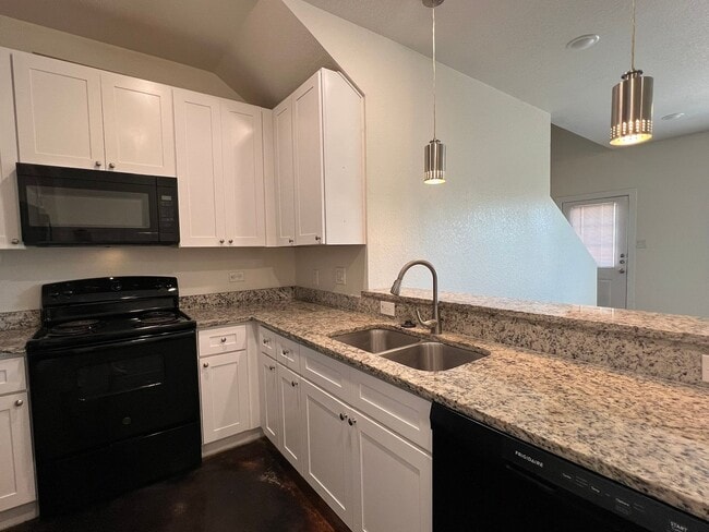 Photo - 6938 Crestway Rd