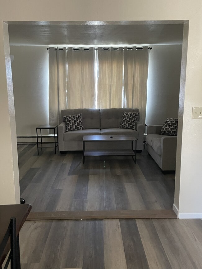 Photo - 380 S Wagon Wheel Dr