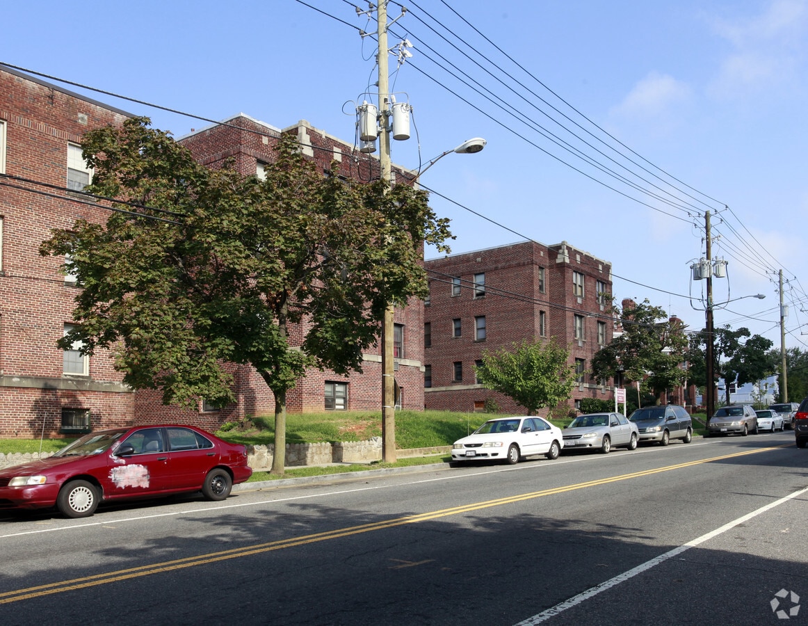 5616 13th St NW - The Madison Apartamentos