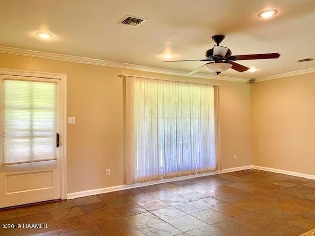 Photo - 104 Woodrich Ln