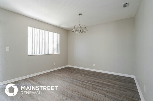 Photo - 705 Ned Ave N