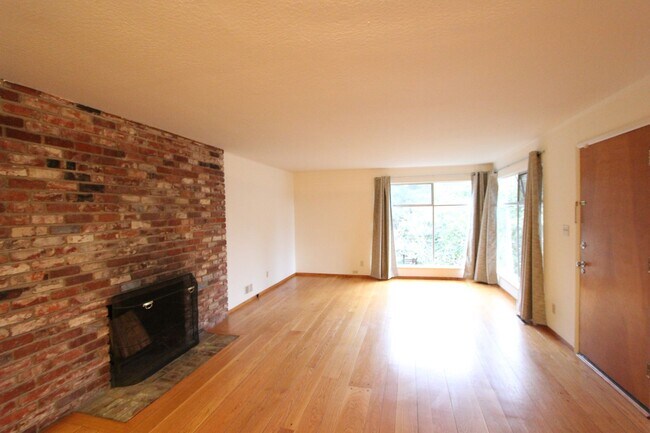 Photo - Contemporary North Berkeley 2 Bedroom Condominium