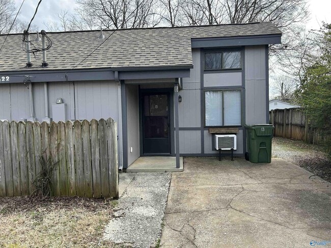 Building Photo - 1422 Humes Ave NE Unit B