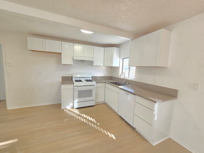 8249 Catalpa Ave Unit 8249 Catalpa Ave # A