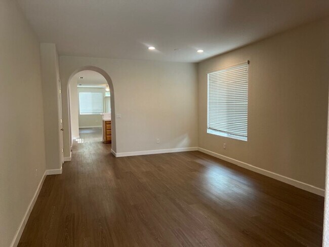 Photo - Single-Story 4 Bedroom House for Rent – Elk Grove