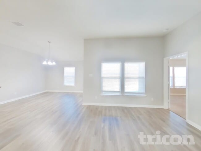 Photo - 210 Posey Pass