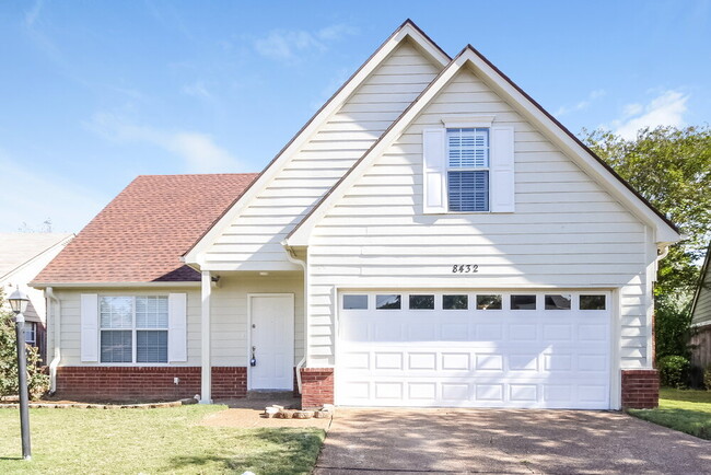 Building Photo - 8432 Creek Front Dr