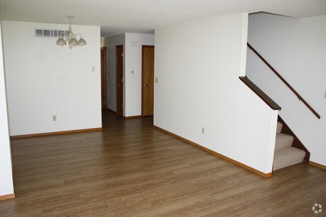 Building Photo - 1803 5th St Unit 2 Rental