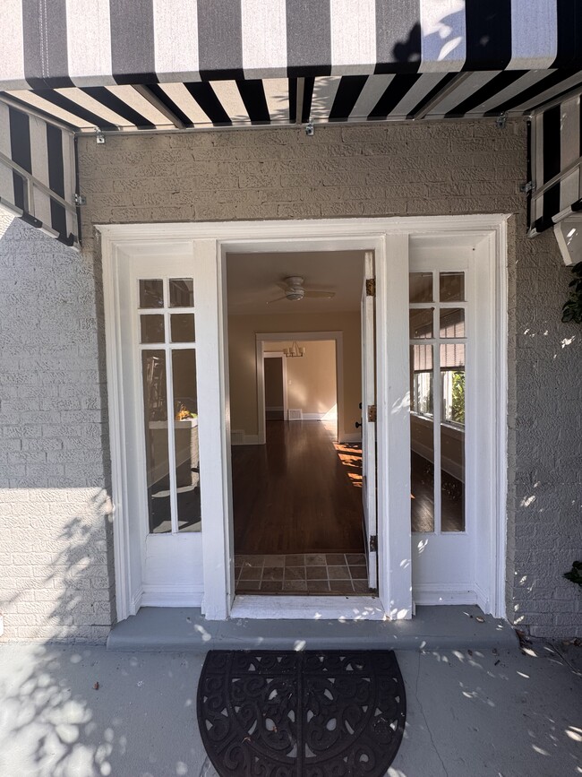Entry - 1409 Stratton Ave Unit Apartment # A