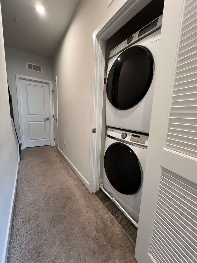 Photo - 214 S Newkirk St