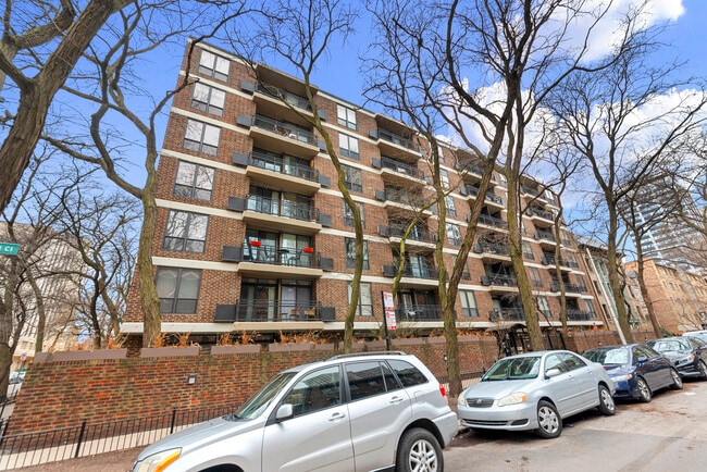 Building Photo - 2600 N Hampden Ct Unit K2
