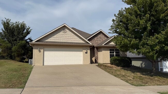 Building Photo - 5109 Lake Trout Ct