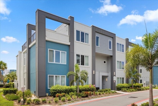 Building Photo - 7740 Sandy Ridge Dr Unit 120