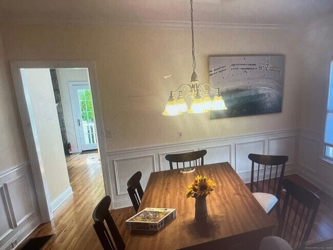 Photo - 876 Oldfield Road