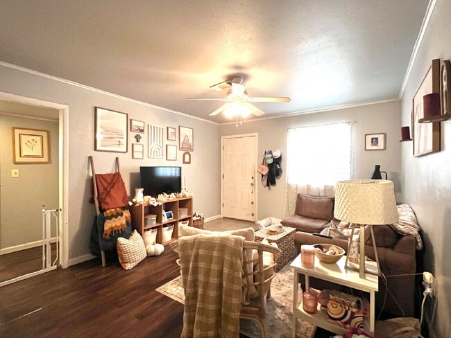 Photo - 2 bedroom- Walk to Campus!!