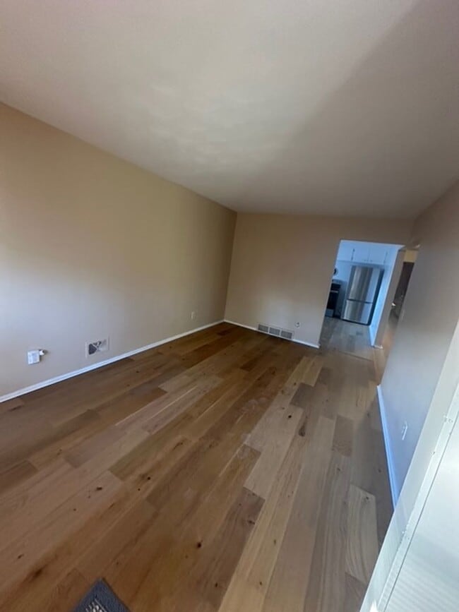 Photo - 254 Ernst St