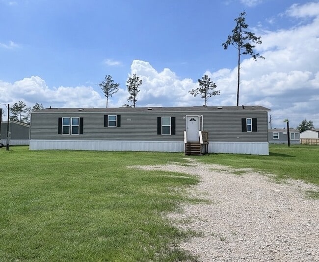 Building Photo - 12988 Gustavo Dr