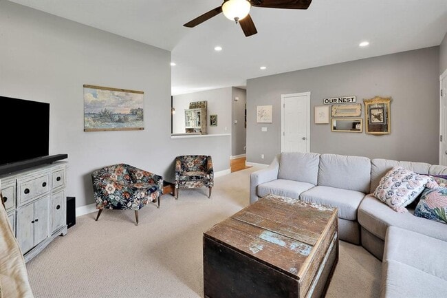 Photo - Spacious 5-Bedroom Retreat for Rent – Privacy, Comfort, and Scenic Views!