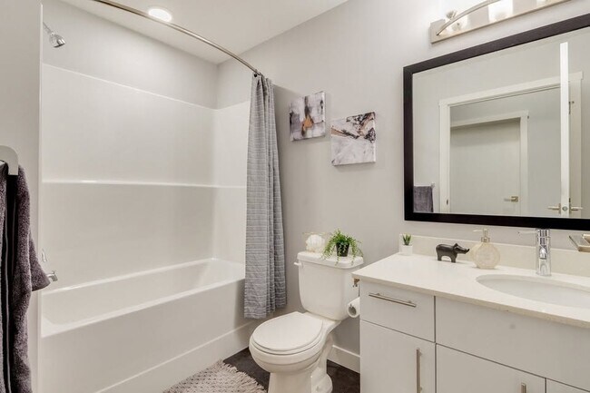 Photo - 230 Aurora Cres Unit 419