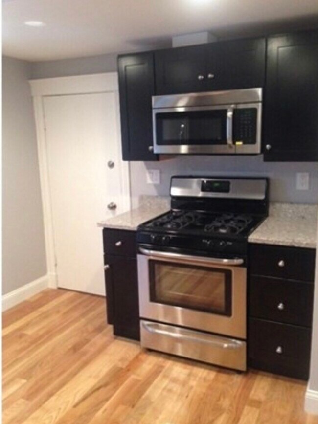 Photo - 10 Tolman St Unit 3