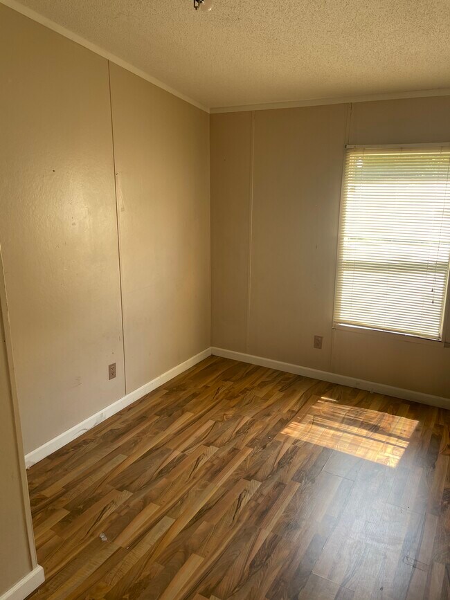 Photo - 244 Lintwin Cir