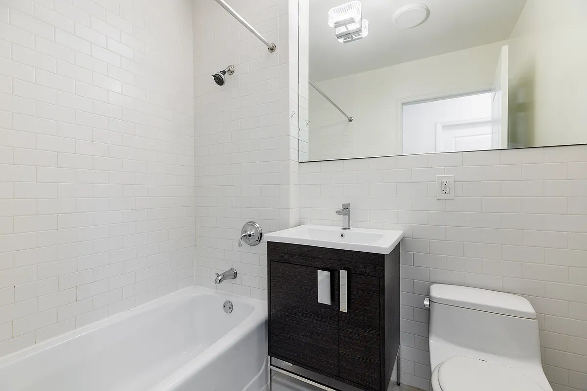 Photo - 150 Clermont Ave Unidad PH2