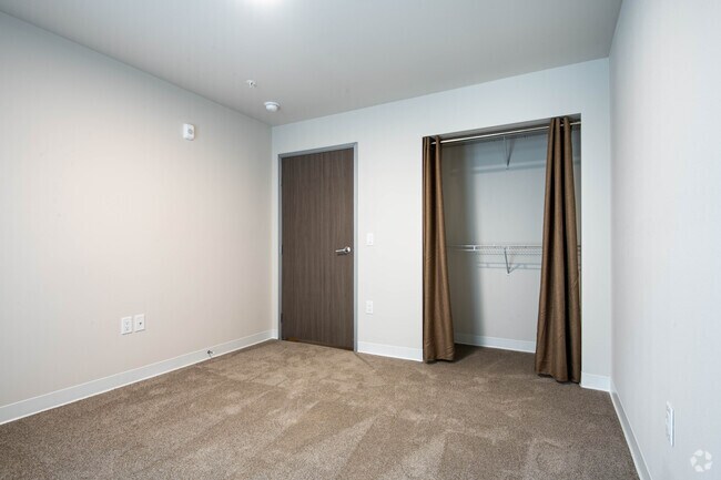 2BR, 1BA - 974SF