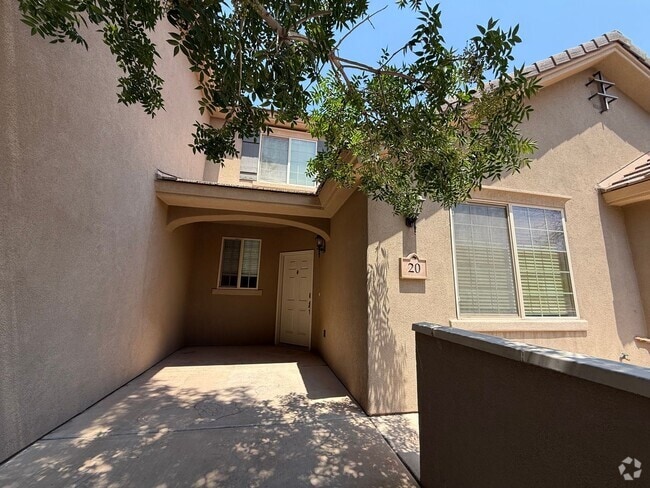 Building Photo - Townhome in Casitas at Hidden Valley with ...