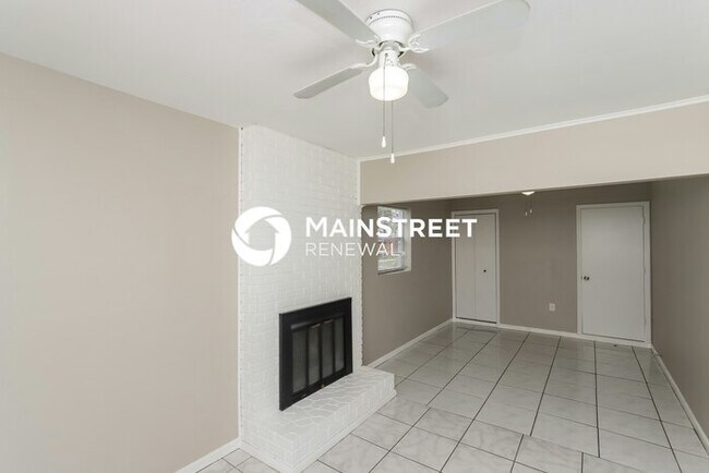 Photo - 4 Bedroom Pet-Friendly Home in Melbourne, FL with Main Street Renewal