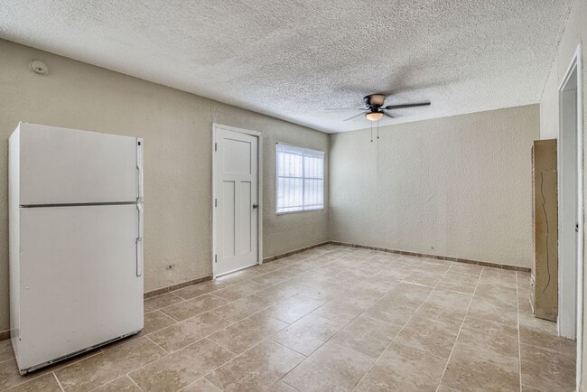 Building Photo - 3922 Hayes Ave Unit 1 Rental