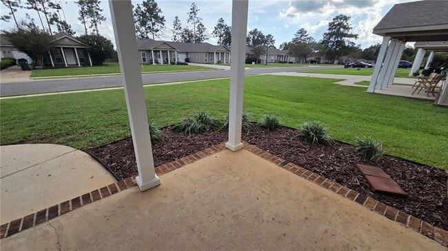 33101 Stables Dr
