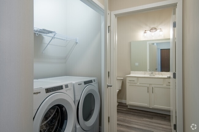 3BR, 2.5BA - 1393SF