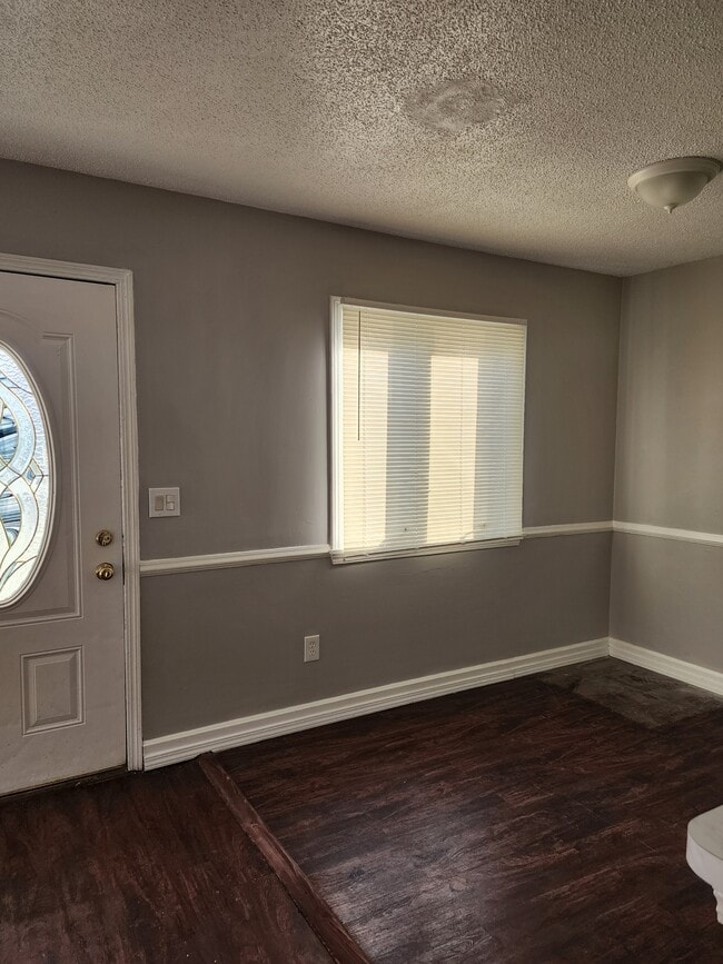 Photo - 8619 Republic Ave